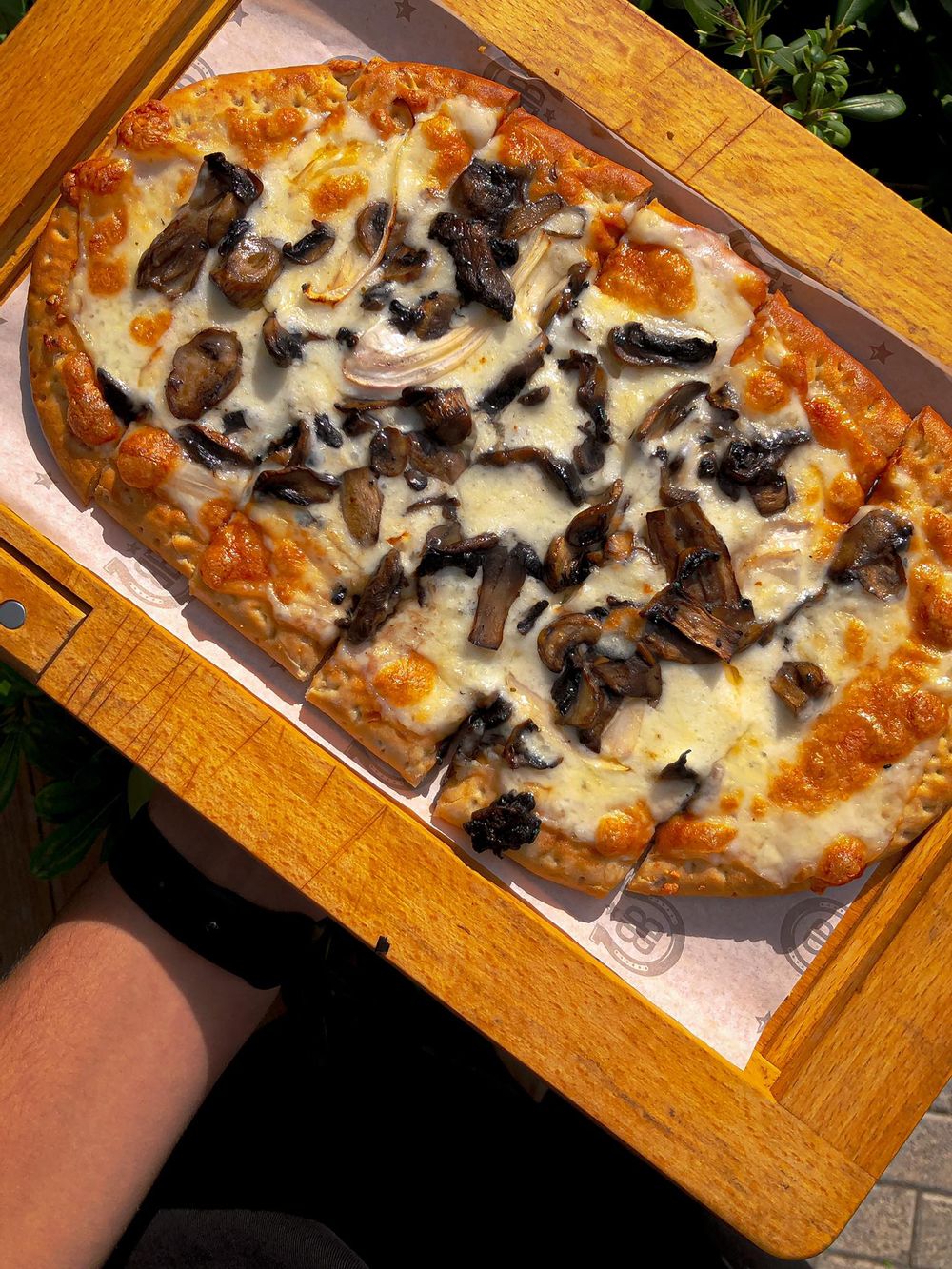 allegro pizza pala and truffle cream from blue bar msida