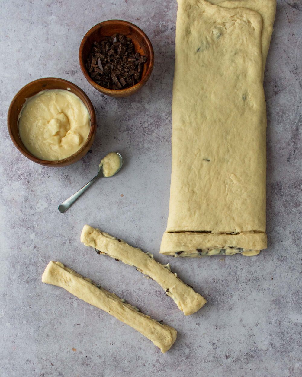 Fold the pastry cut into small slices and repeat the process