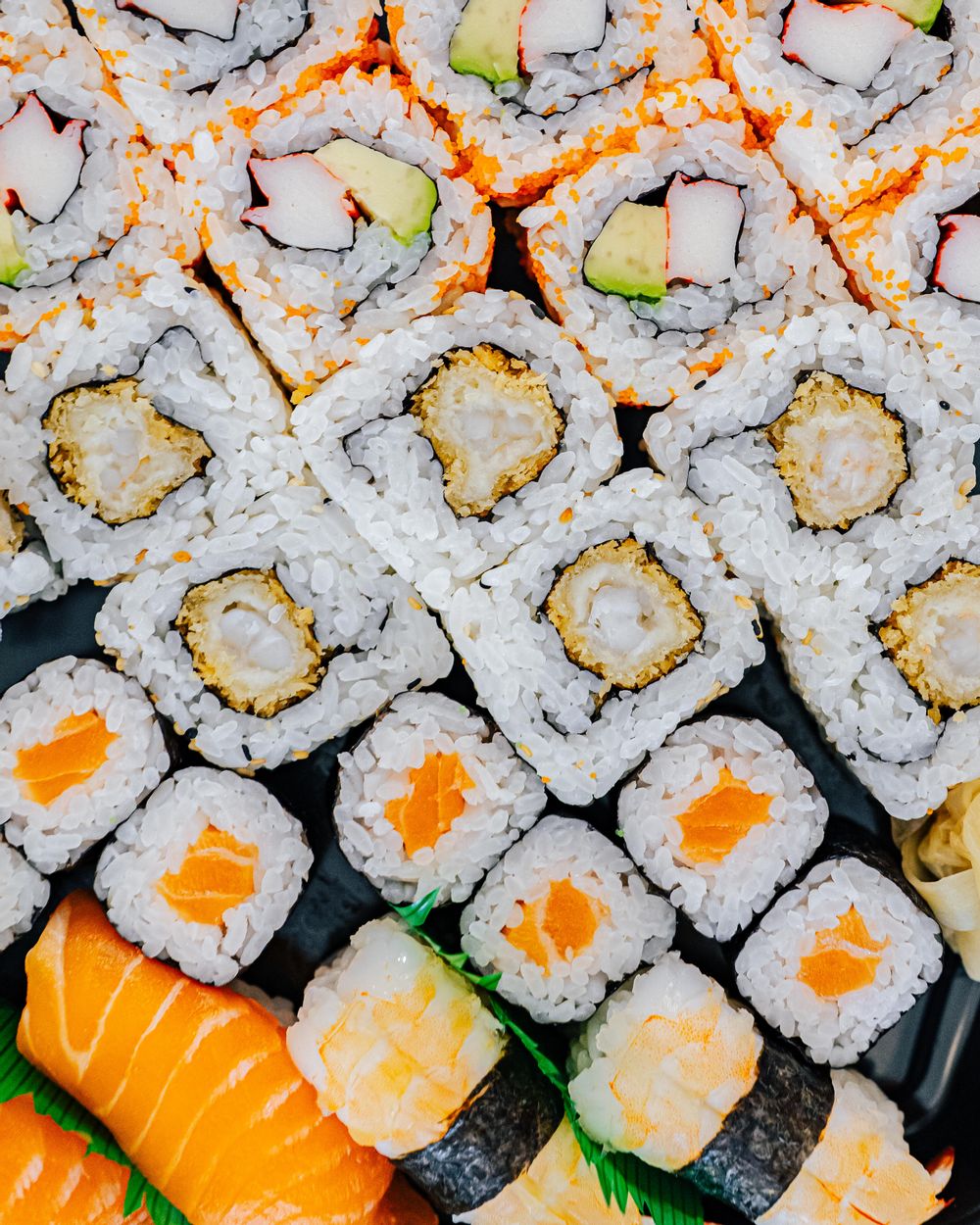 Get your sushi kick with Wasabi’s selection available at The Plaza 🍣