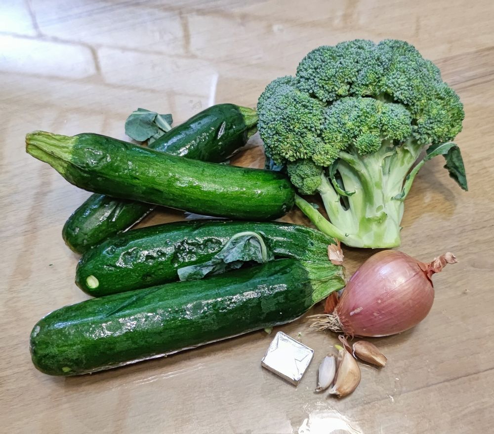 Veggie soup for Clear out fridge day