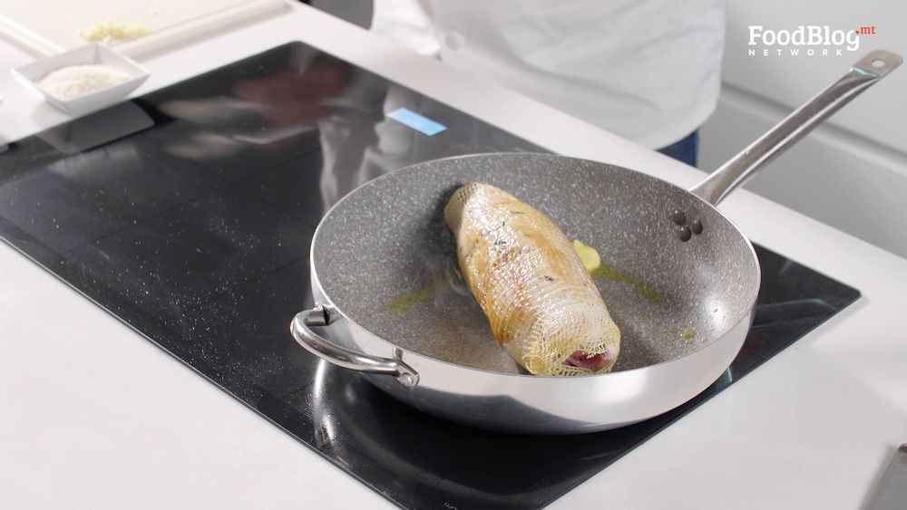 Keep them juices inside. Major perk of sealing meat.