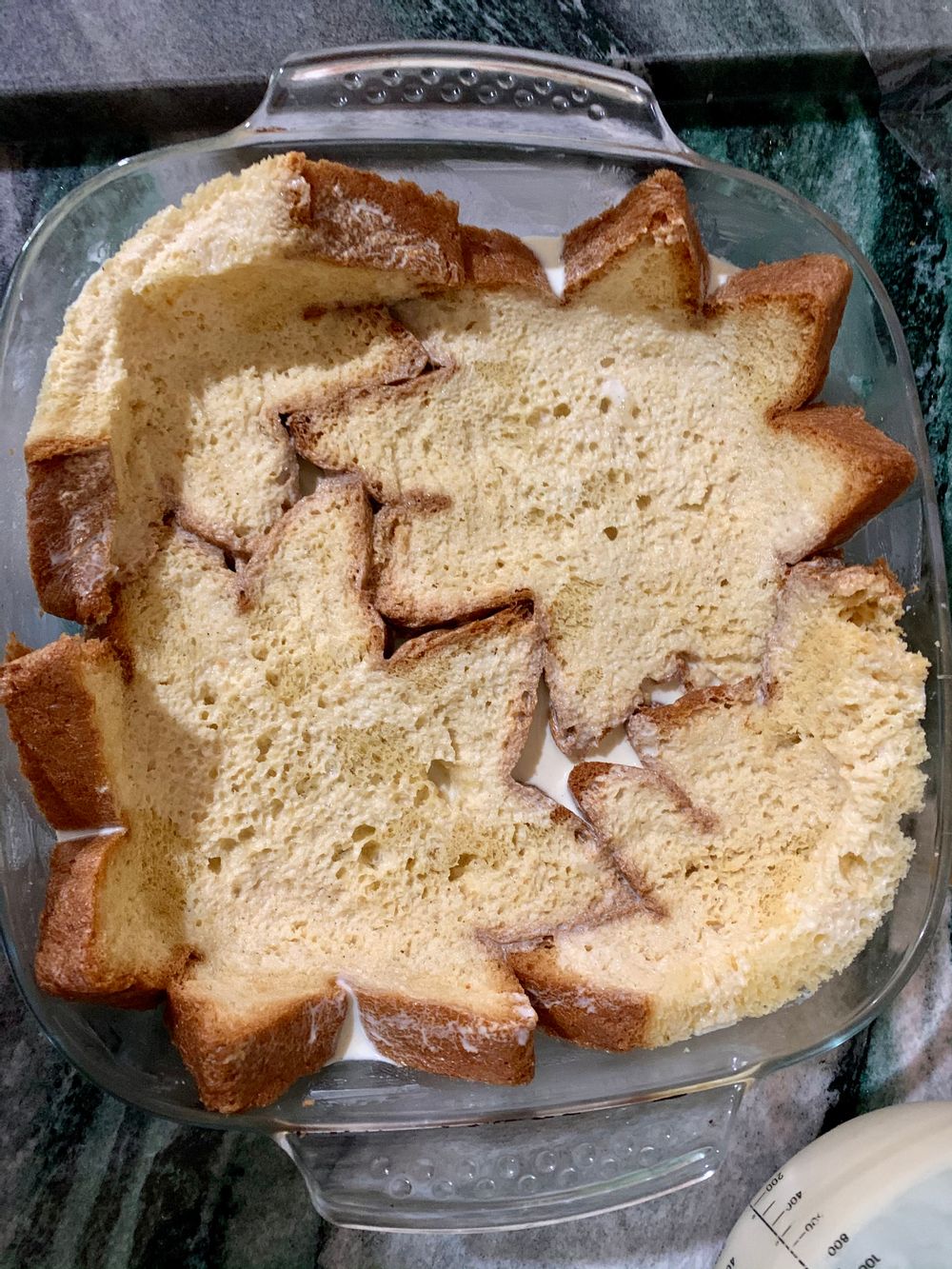 Pack your dish with layers of liquid and bread, this is gonna taste great!