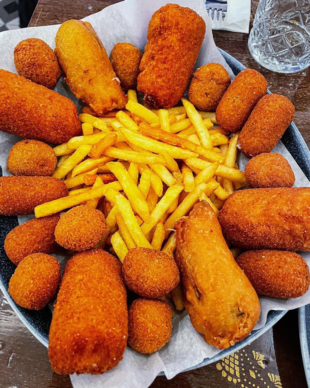A platter of mixed starters from Sotto Pinseria in St. Julian's, Malta.