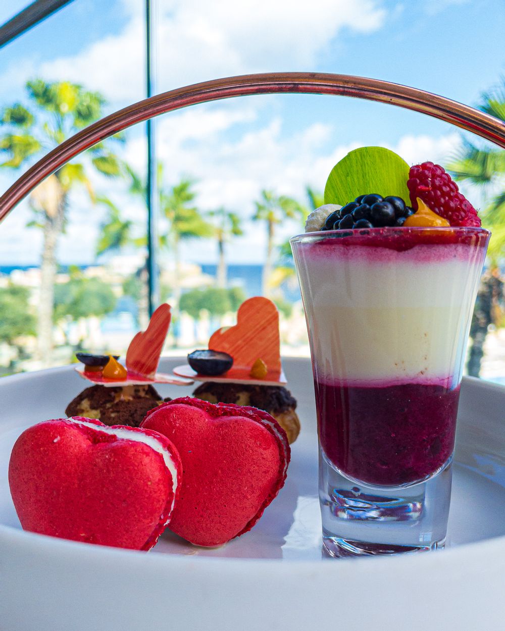 heart shaped macaroons from the vista lounge hilton malta foodblog valentine's day giveaway