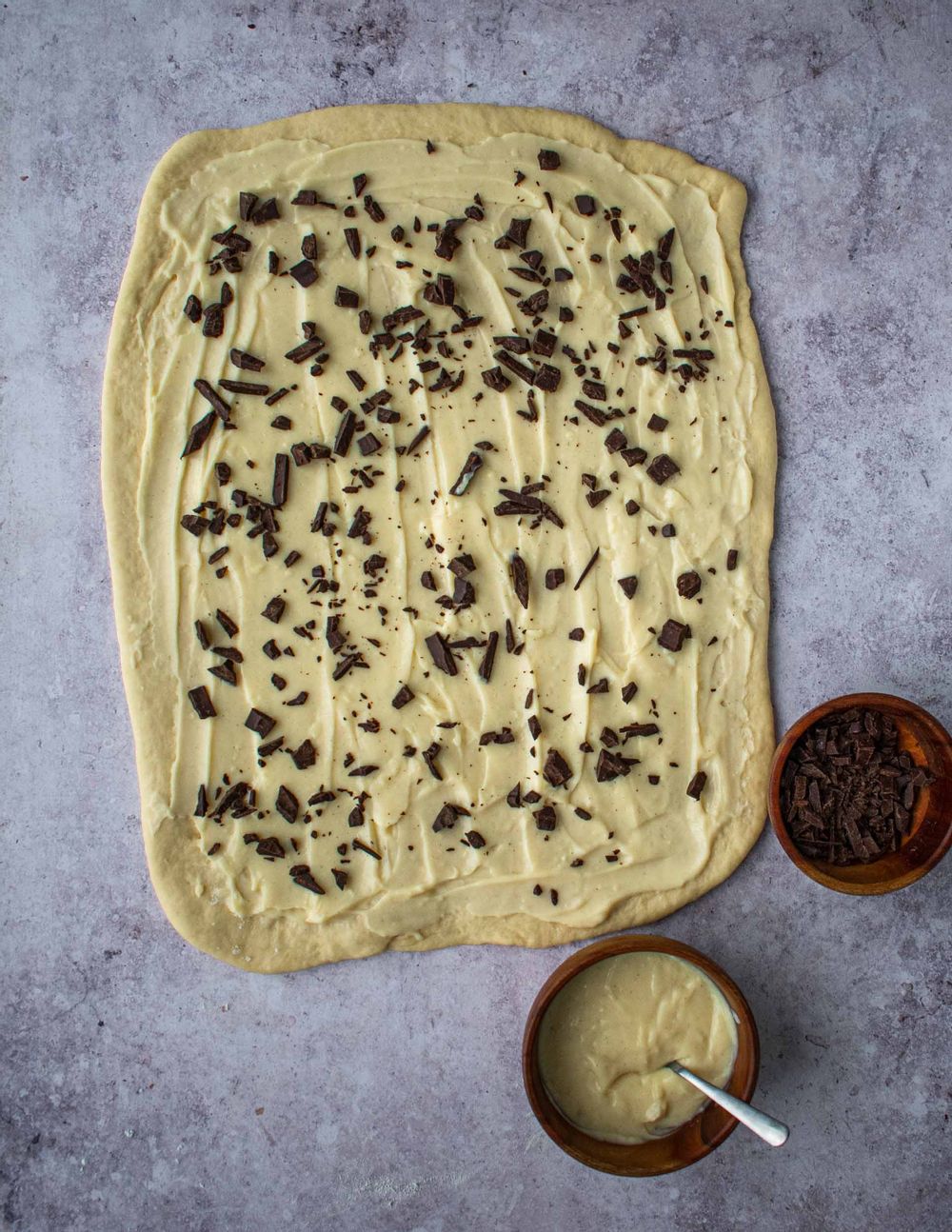 Sprinkle chocolate chips over the pastry