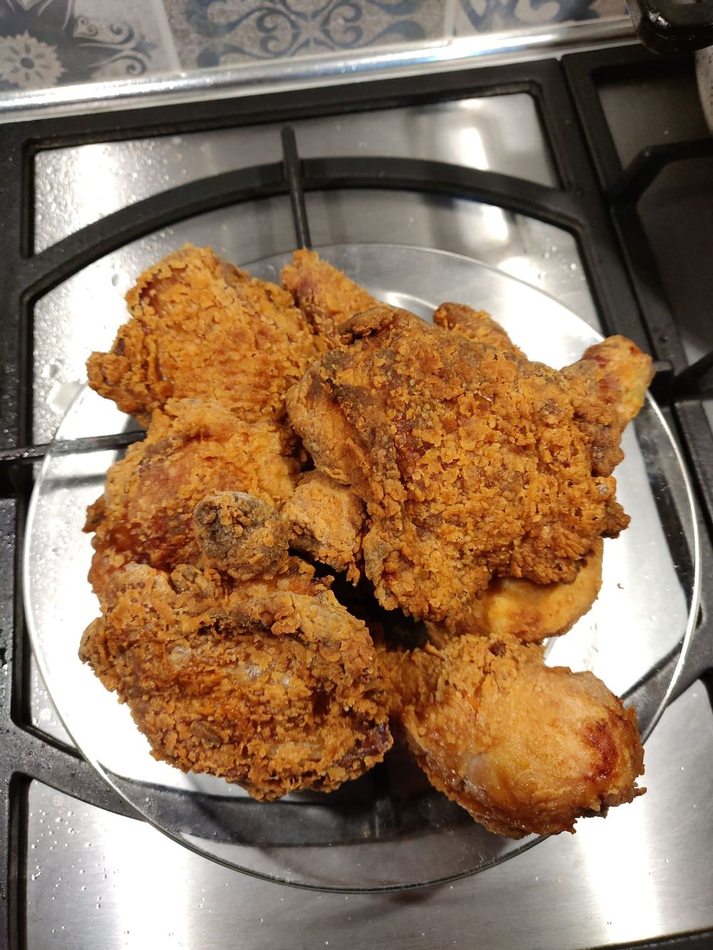 Fried chicken ready to be eaten